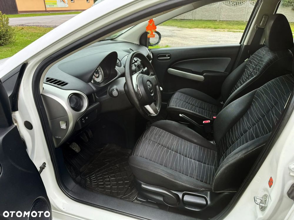 Mazda 2 - 18