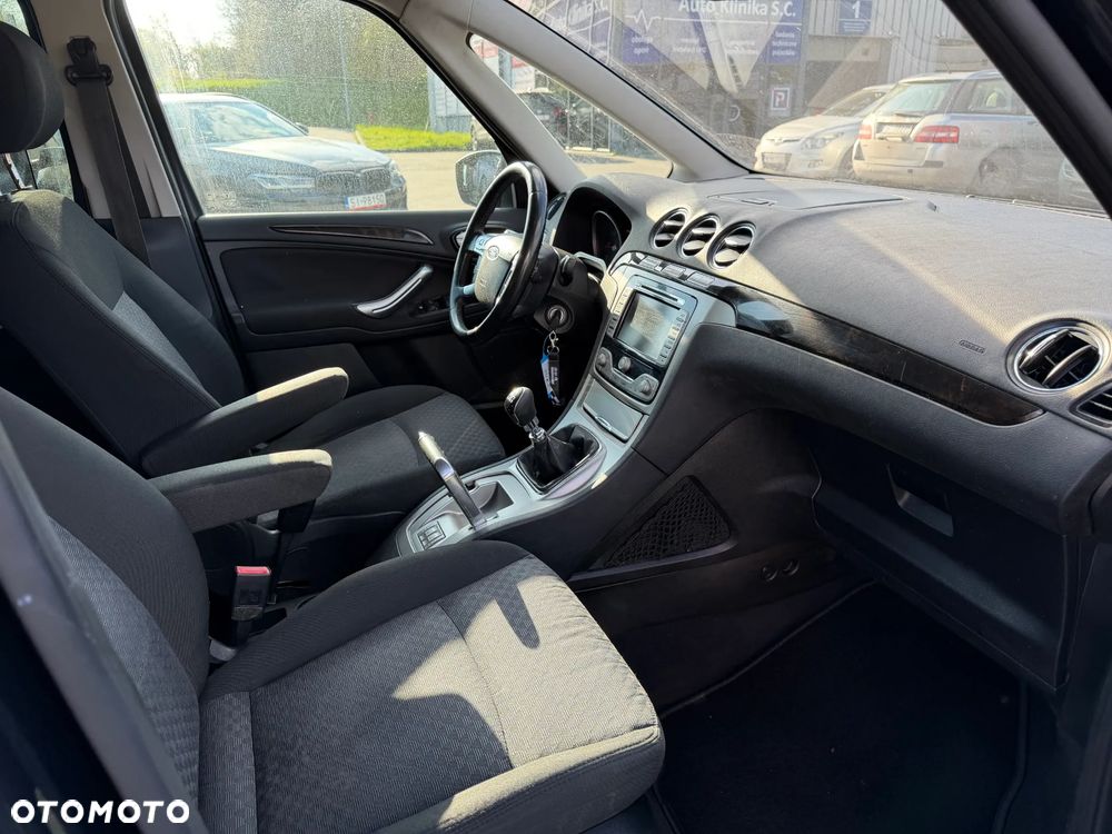 Ford Galaxy 2.2 TDCi Ghia - 17