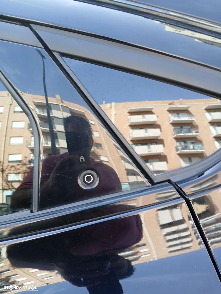 Ford Mustang Mach-E 75.7 kWh Premium AWD - 3