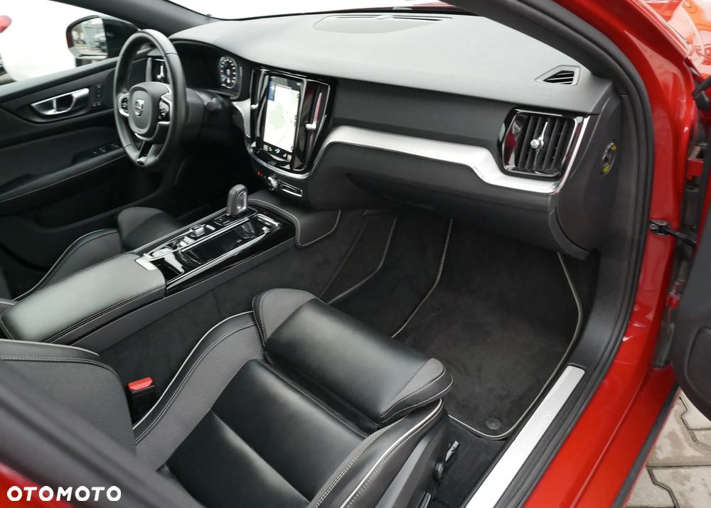 Volvo S60 T8 Recharge AWD Geartronic RDesign - 17