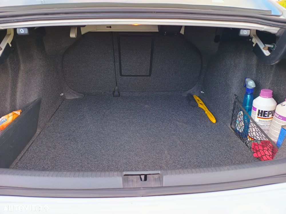 Volkswagen Jetta - 25