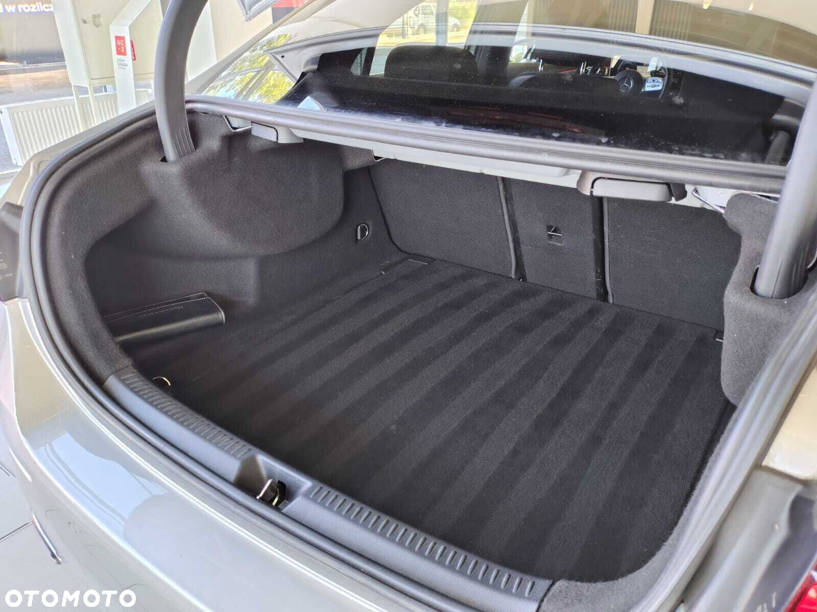 Mercedes-Benz Klasa A 200 AMG Line 7G-DCT - 26