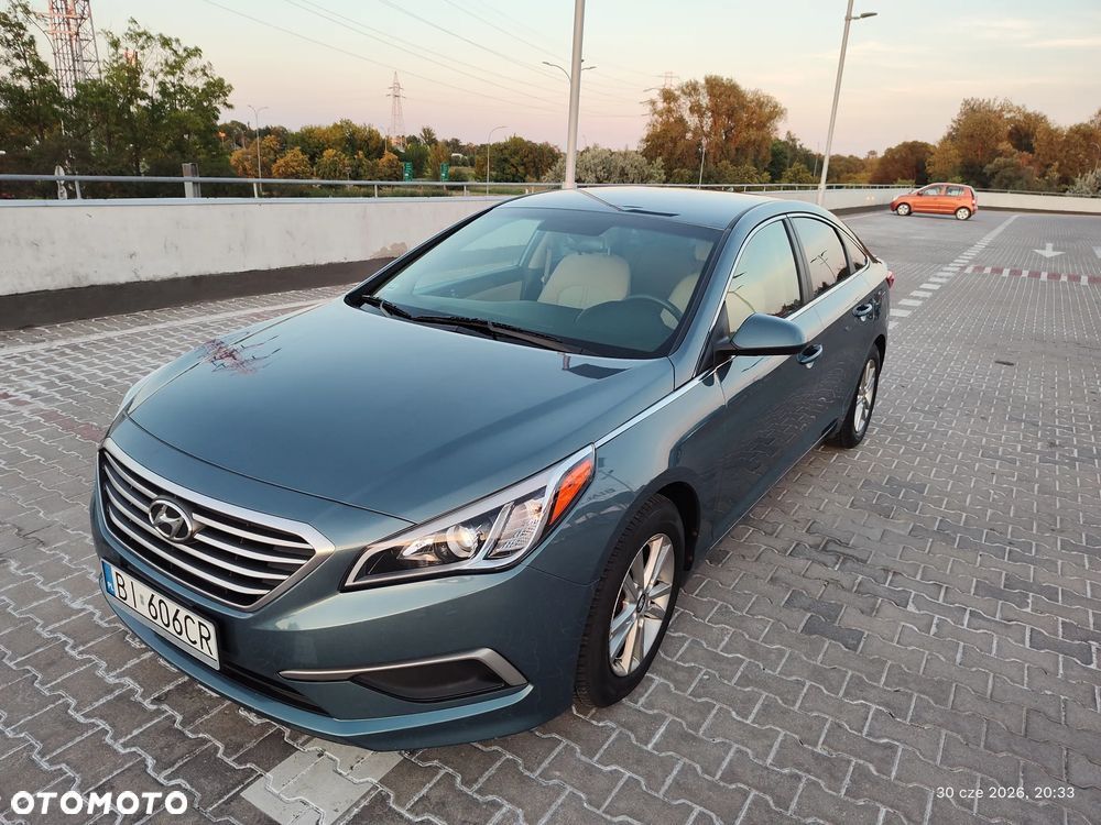 Hyundai Sonata - 1