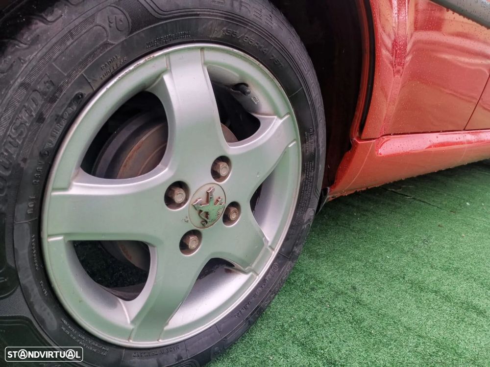 Peugeot 107 1.0 Active - 9