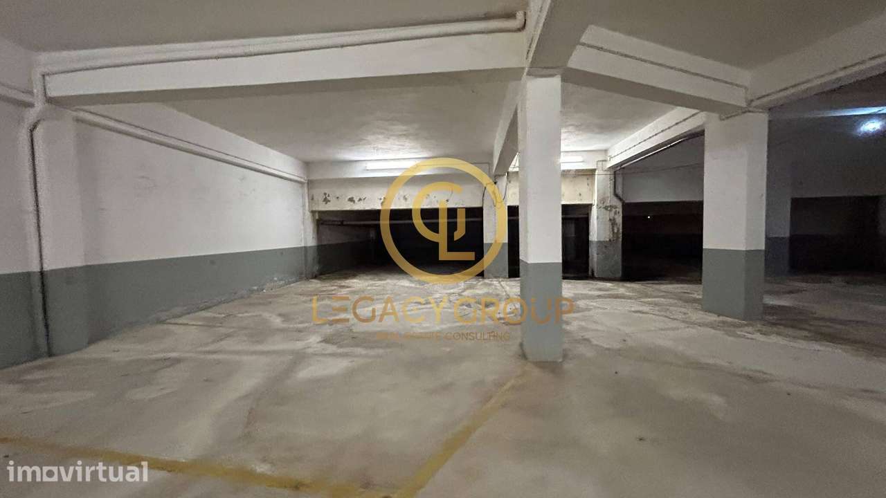 Parqueamento com 787m² situado no centro de Carvoeiro -  Lagoa - Grande imagem: 4/33