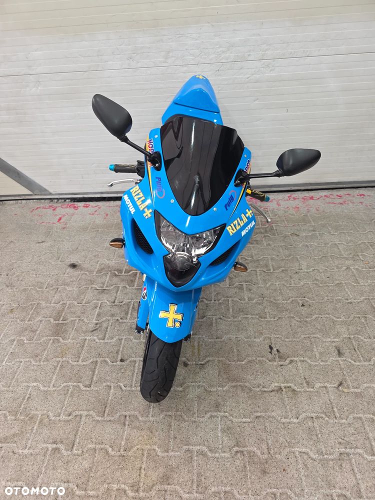 Suzuki GSX-R - 16