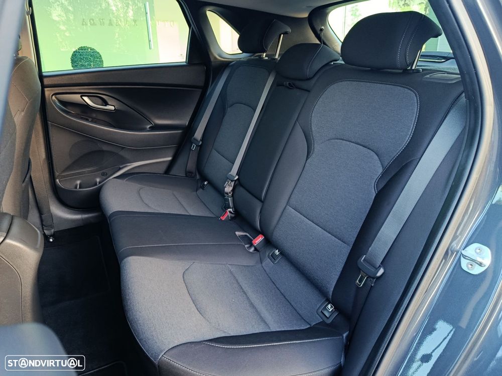 Hyundai i30 1.6 CRDI STyle Plus - 11