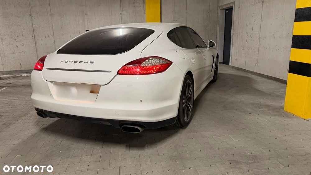 Porsche Panamera 4 PDK Platinum Edition - 4