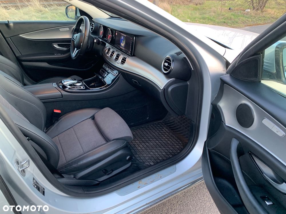 Mercedes-Benz Klasa E 220 d 4-Matic Avantgarde - 31