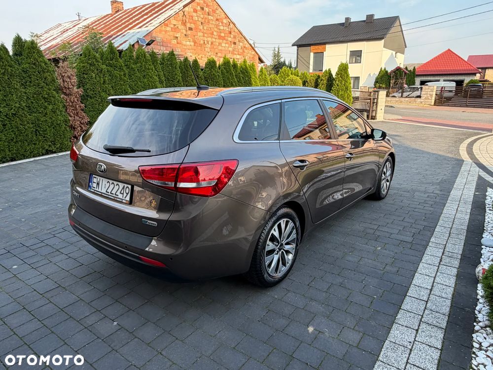 Kia Ceed 1.6 GDI ISG Dream-Team Edition - 14