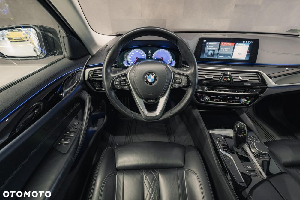 BMW Seria 5 520d xDrive Luxury Line - 12