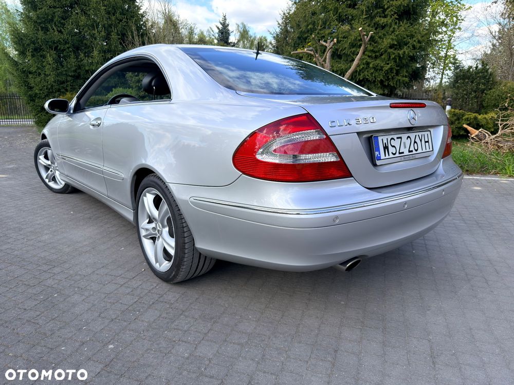 Mercedes-Benz CLK 320 - 2