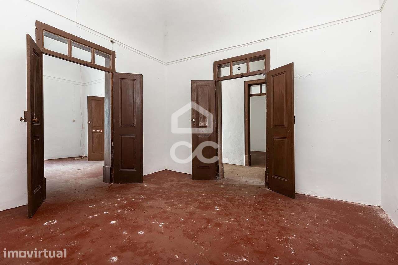 Moradia T4 por Recuperar c/ 175 m² de Zona Exterior | Aldeias de Monto - Grande imagem: 2/19
