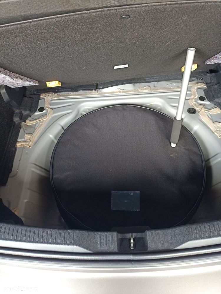 Toyota Auris 1.33 Dual-VVT-i START Edition - 30