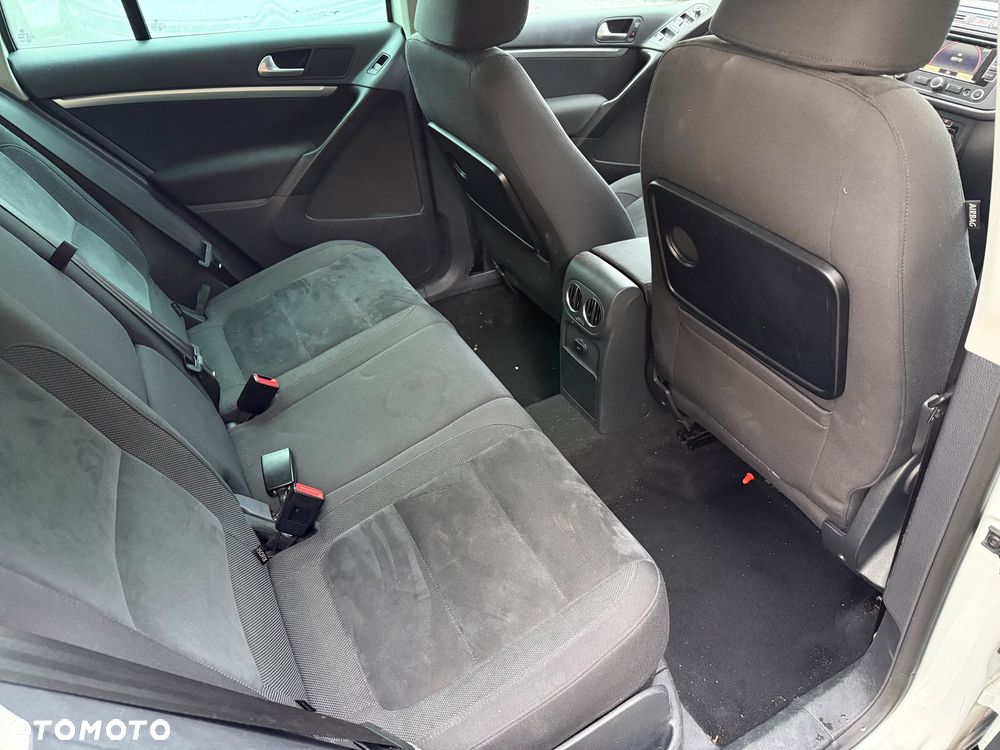 Volkswagen Tiguan - 12