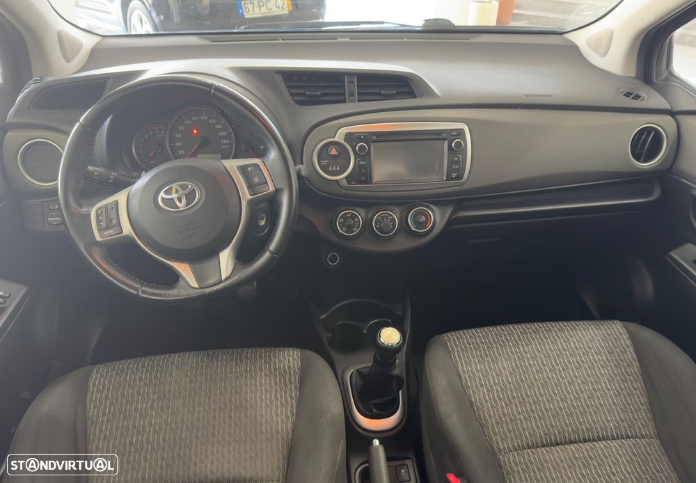 Toyota Yaris 1.0 VVT-i Comfort+P.Style - 3
