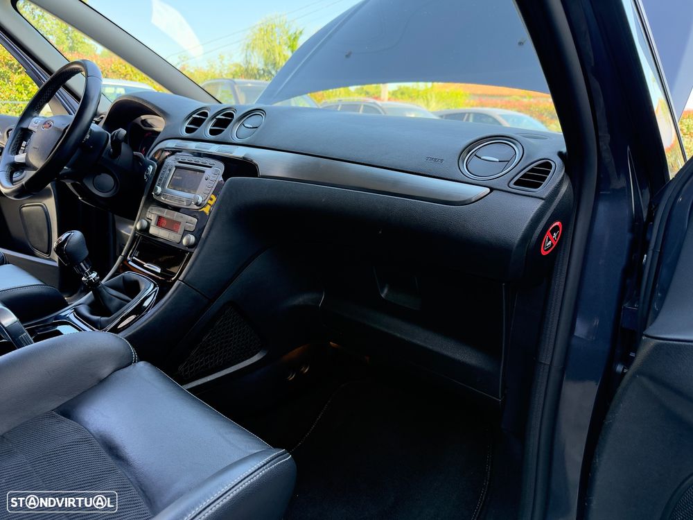 Ford S-Max 2.0 TDCi Titanium 7L - 52