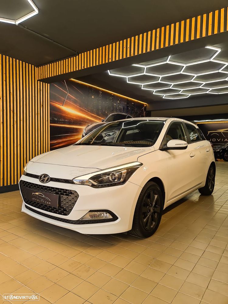 Hyundai i20 1.1 CRDi Comfort+Pack Look+JLL16 - 7