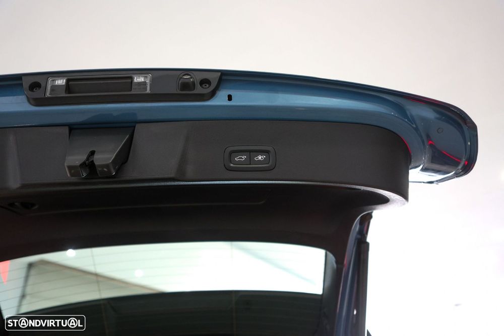 Volvo XC 40 2.0 B3 Plus Dark - 10