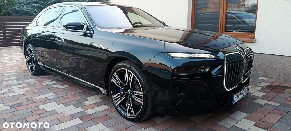 BMW Seria 7 M760e PHEV xDrive Individual Edition sport - 2