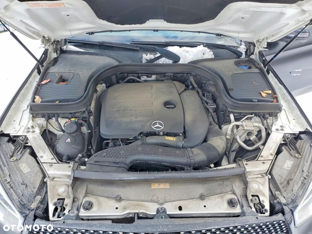 Mercedes-Benz GLC 300 4Matic 9G-TRONIC AMG Line - 12