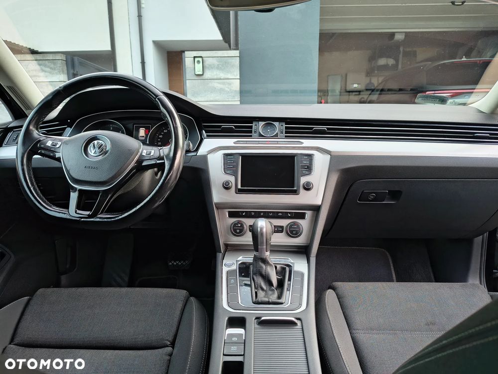 Volkswagen Passat - 24