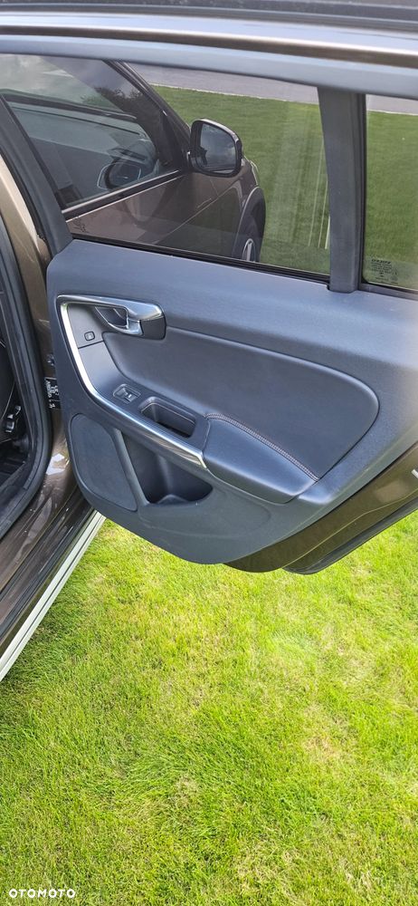 Volvo V60 Cross Country D3 Drive-E Kinetic - 18