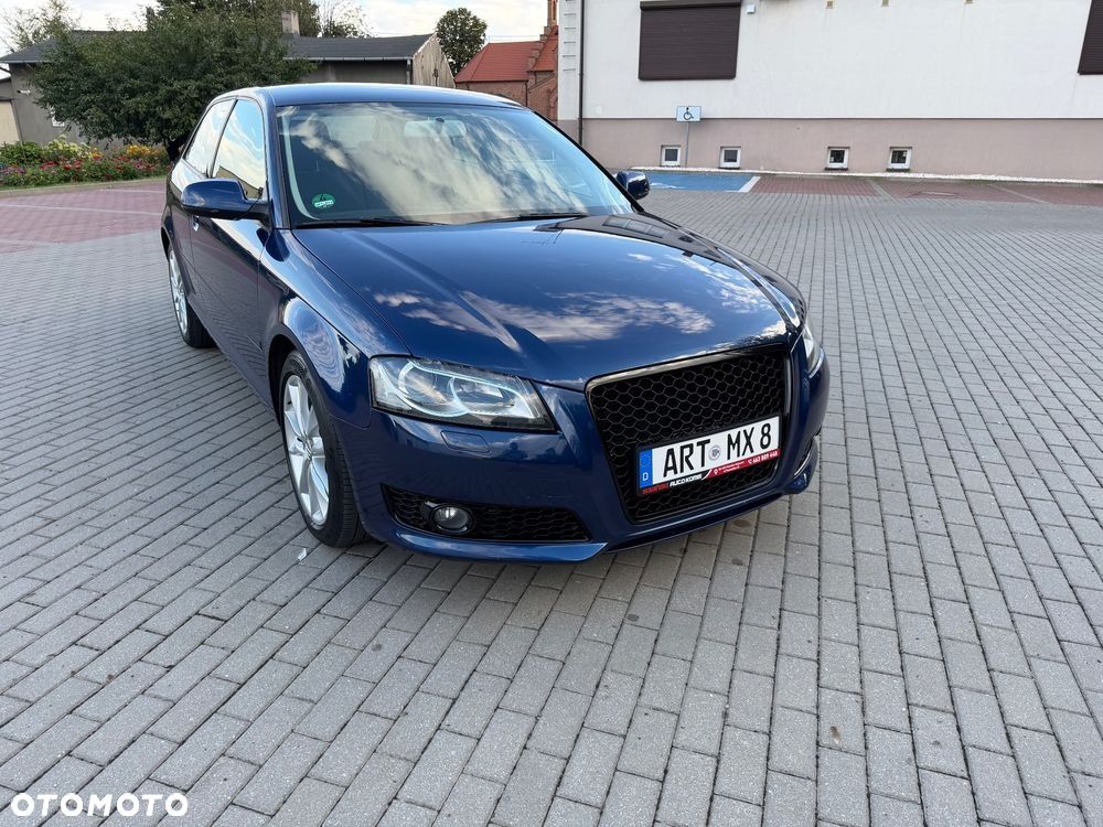 Audi A3 Sportback - 1