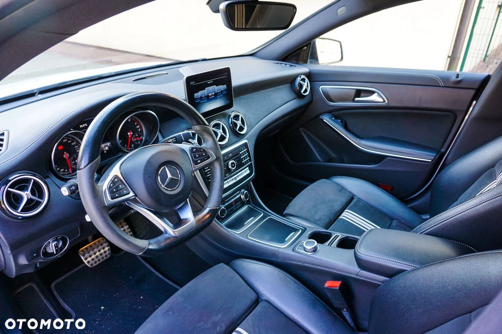 Mercedes-Benz CLA 200 7G-DCT Edition 1 - 5