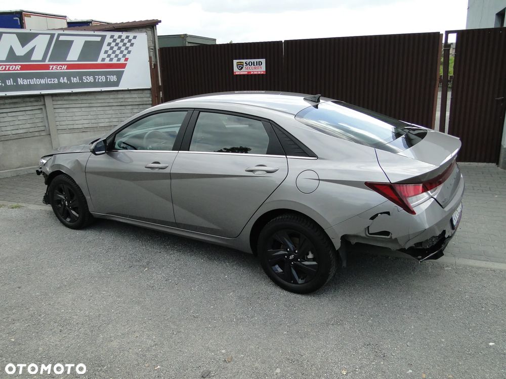 Hyundai Elantra 1.6 Smart - 13