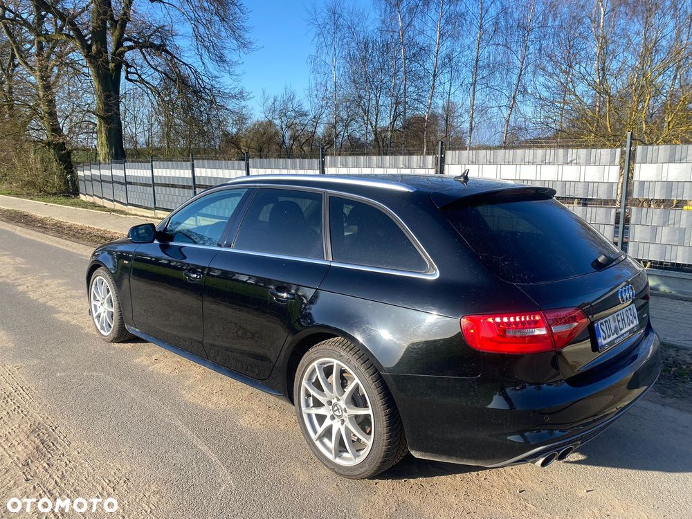 Audi A4 Avant 2.0 TDI DPF clean diesel quattro S tronic S line Sportpaket - 5