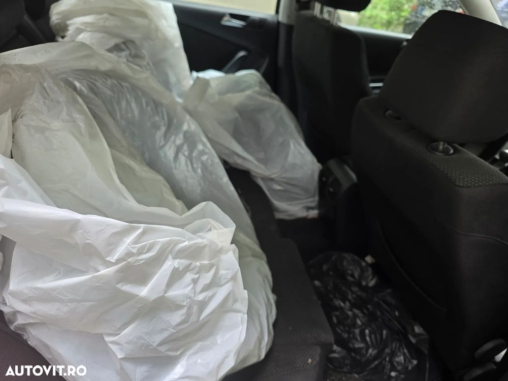 Volkswagen Passat 1.6 TDI DPF BlueMotion Technology Highline - 19