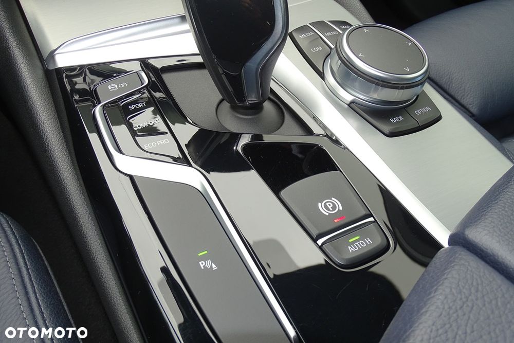 BMW Seria 5 520d xDrive MHEV Sport Line sport - 35