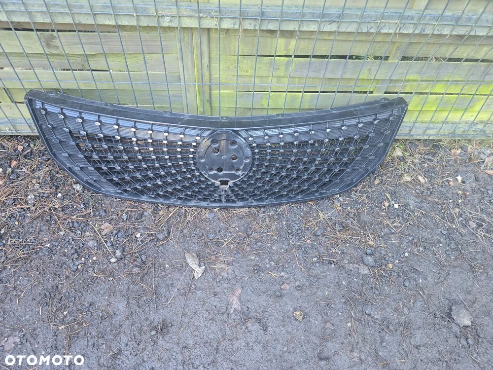 Donfeng 580 grill atrapa przód - 1