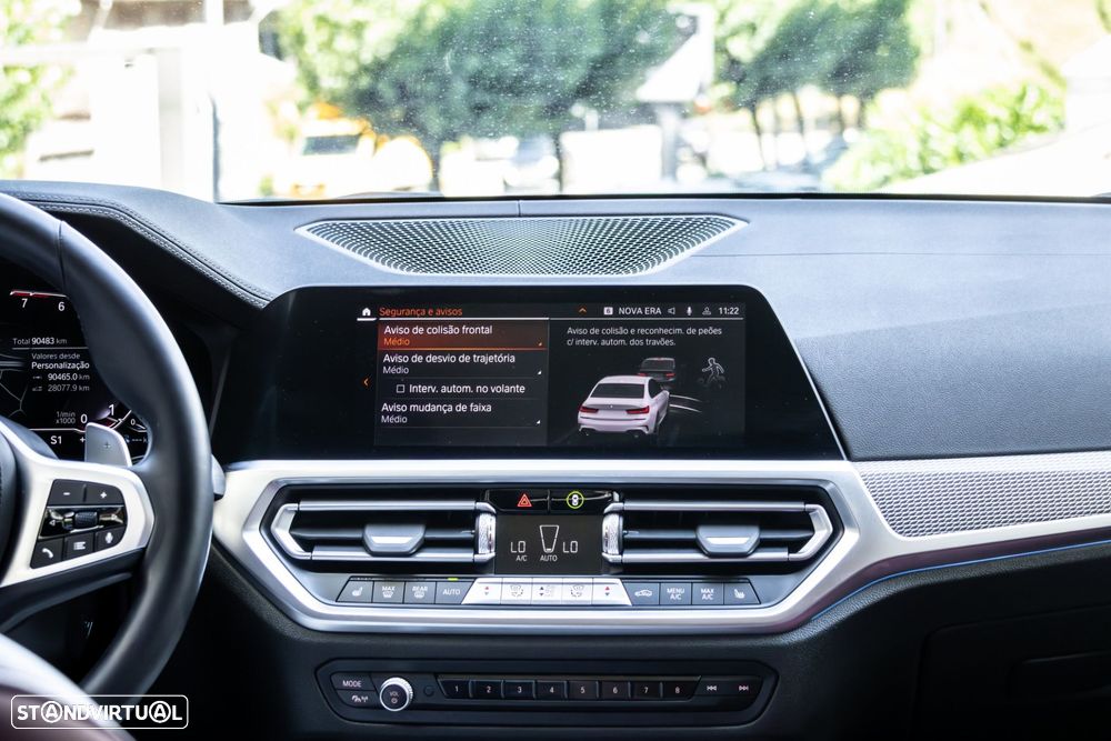 BMW 330 e Pack Desportivo M Pro Auto - 35