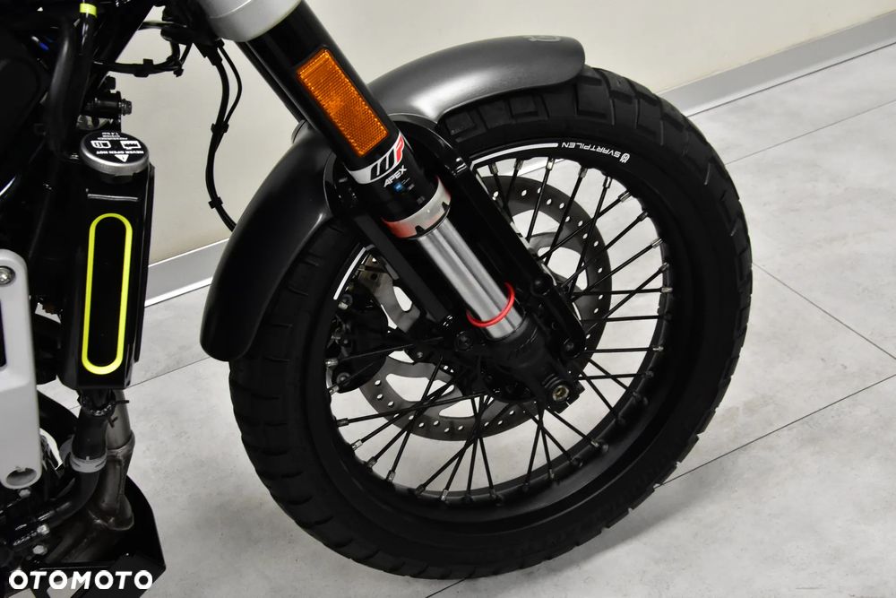 Husqvarna Svartpilen - 26