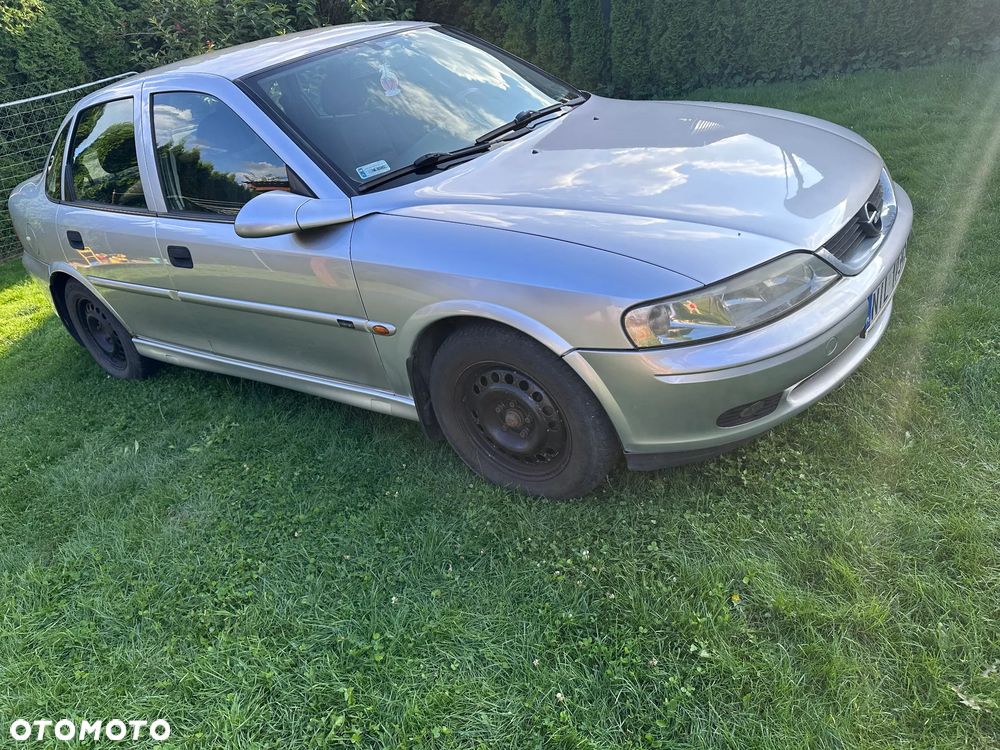 Opel Vectra 1.8 CDX - 1
