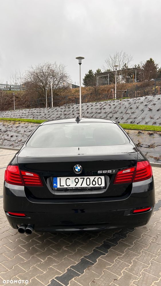 BMW Seria 5 528i Luxury Line - 7