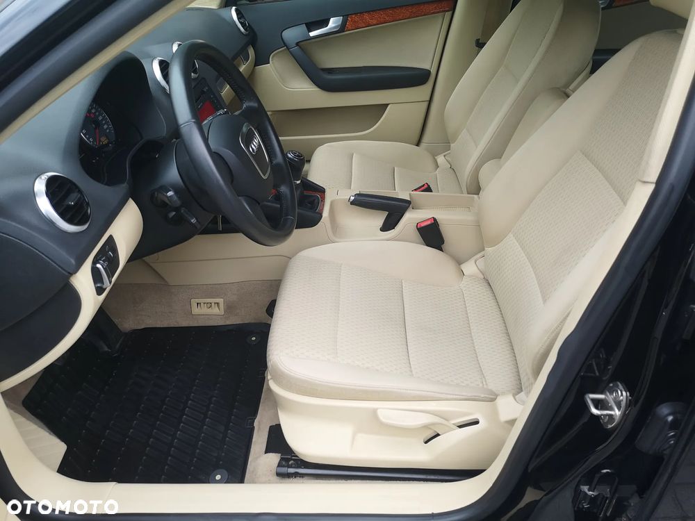 Audi A3 Sportback 1.2 TFSI Ambiente - 17