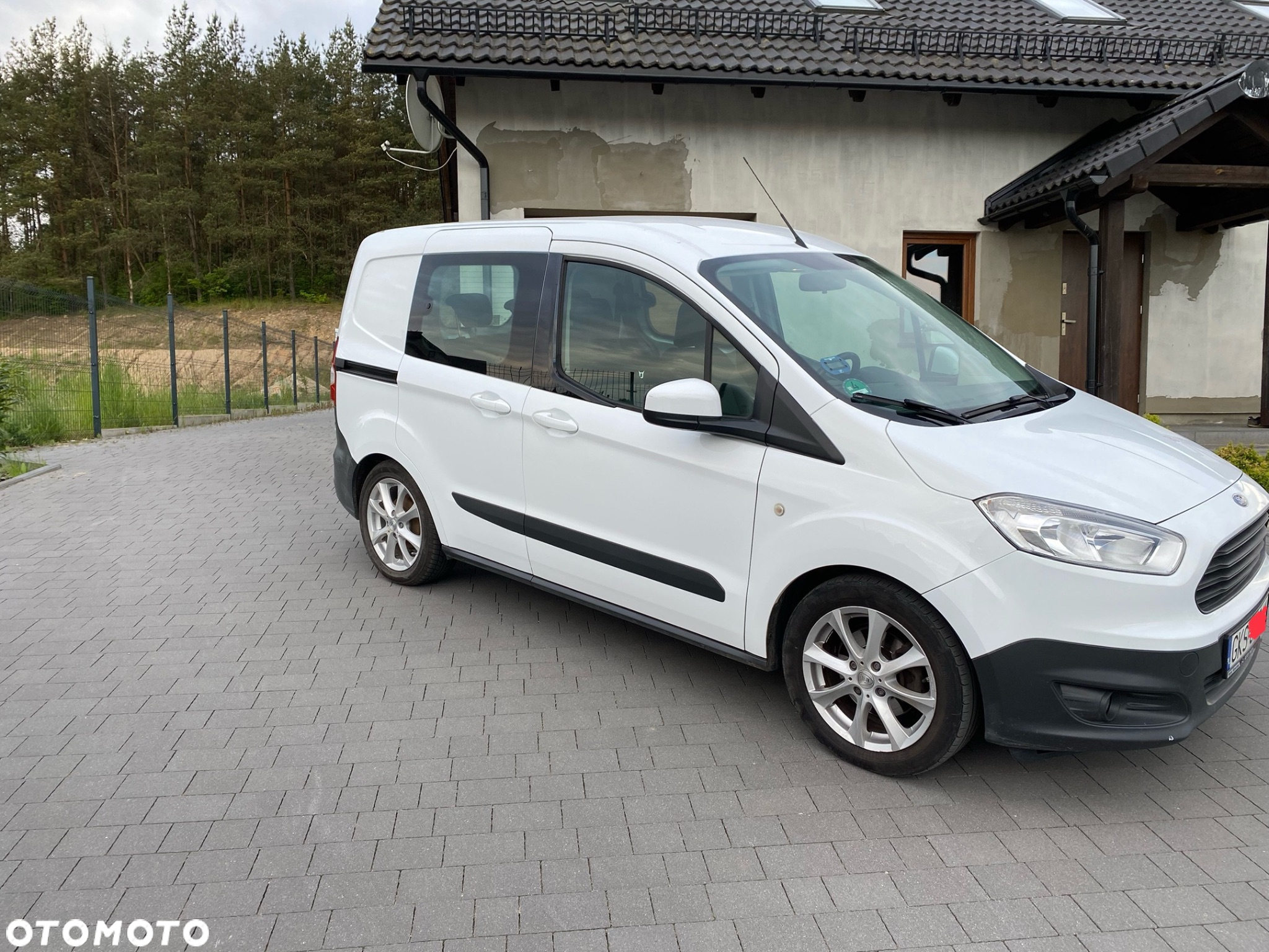 Ford Transit Courier 1.0 EcoBoost Ambiente - 2