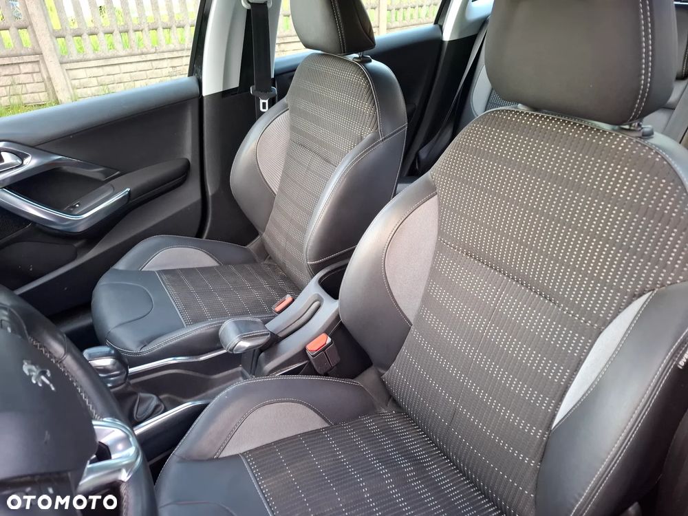 Peugeot 2008 e-HDi FAP 92 STOP & START Allure - 21
