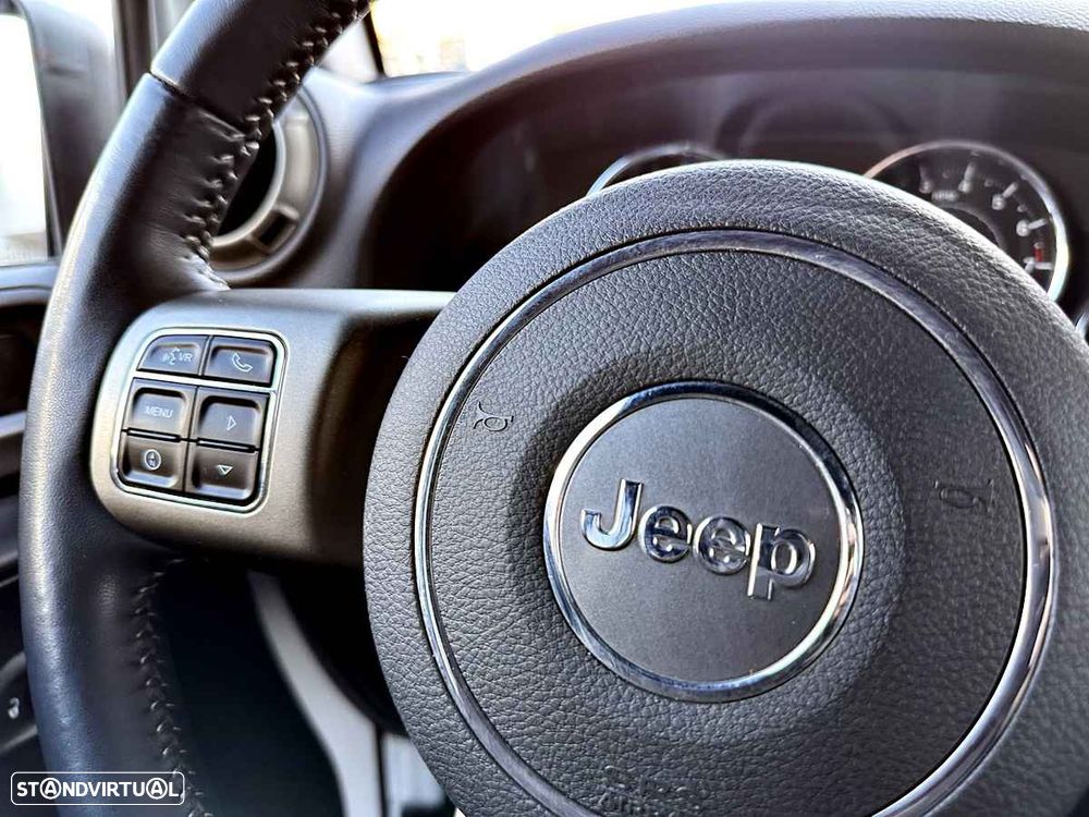 Jeep Wrangler Unlimited - 13