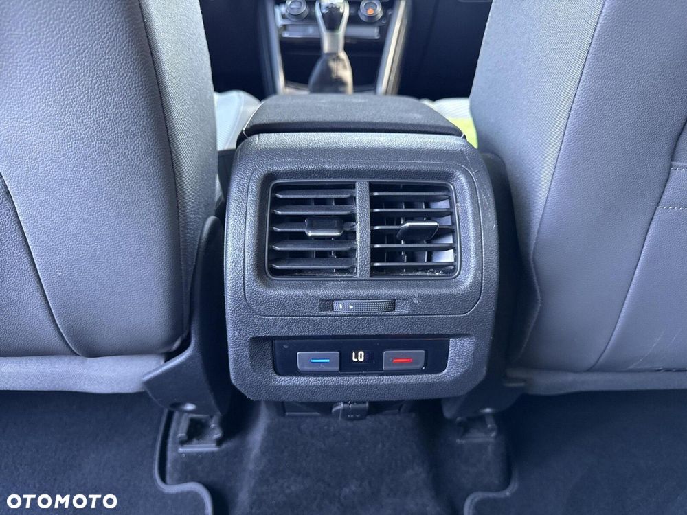 Volkswagen Touran 2.0 TDI BMT SCR Comfortline - 36
