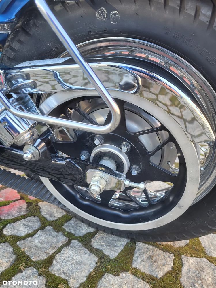 Suzuki Boulevard - 12