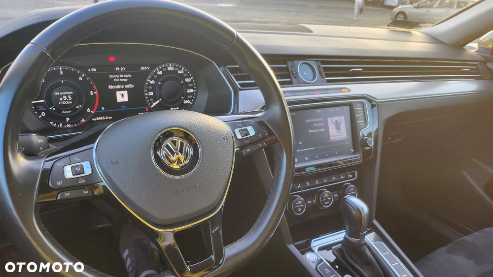 Volkswagen Passat - 14