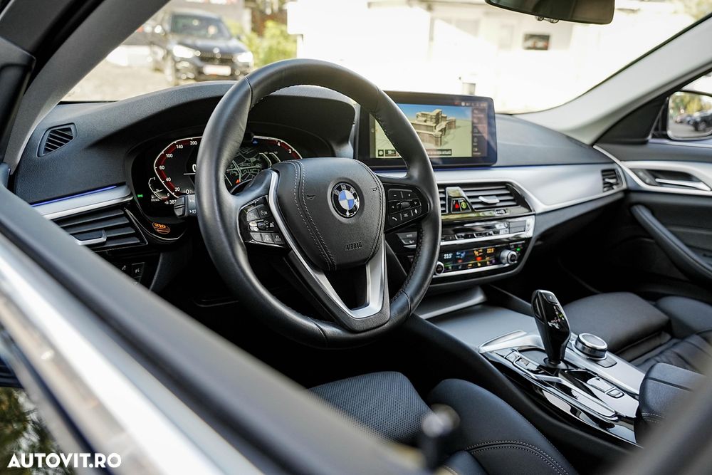 BMW Seria 5 520d Aut. Luxury Line - 11