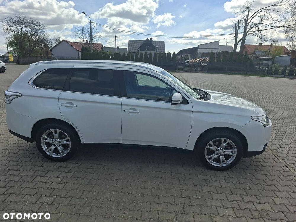 Mitsubishi Outlander 2.2 DID Intense - 5