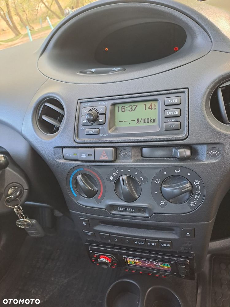 Toyota Yaris - 3