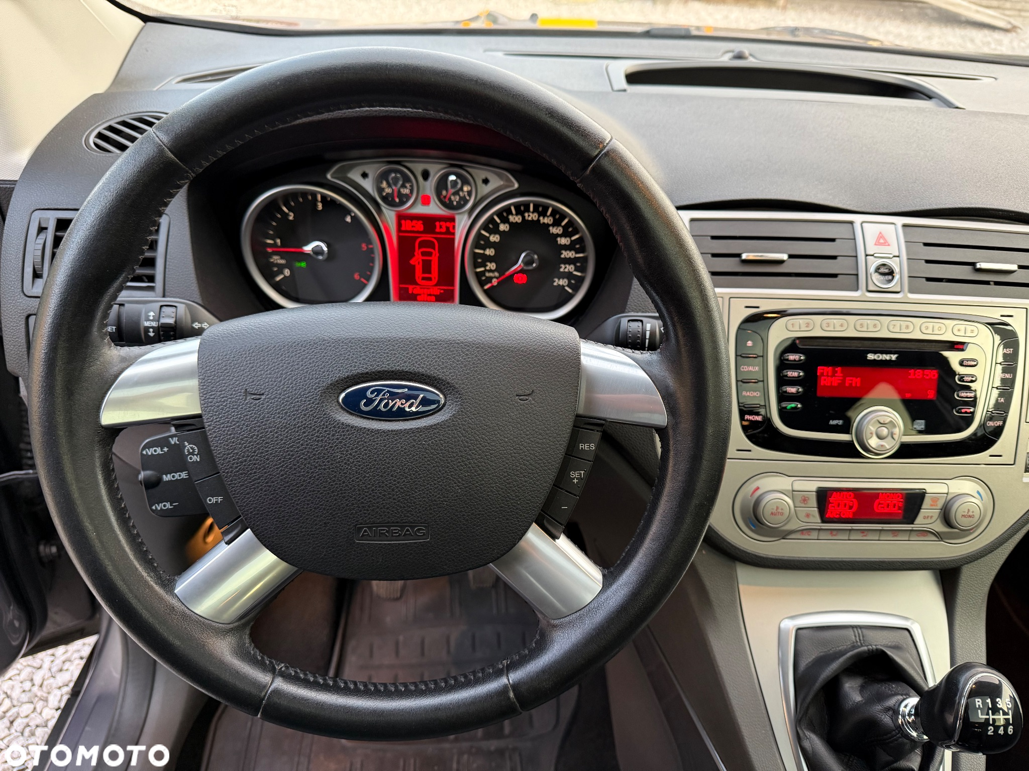 Ford Kuga 2.0 TDCi Titanium S - 25