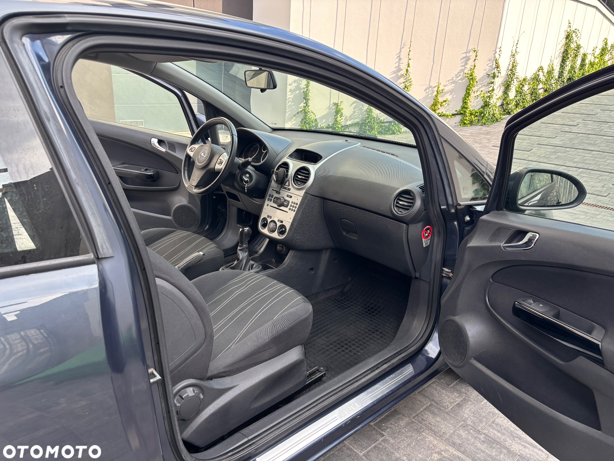 Opel Corsa 1.2 16V Essentia - 6